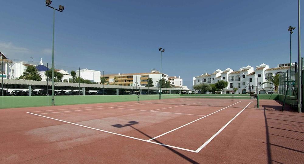 De (adults Only) Hotel 4*