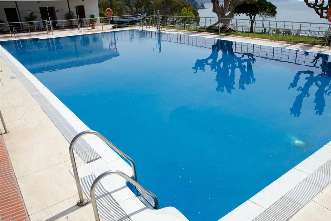 De (adults Only) 4*