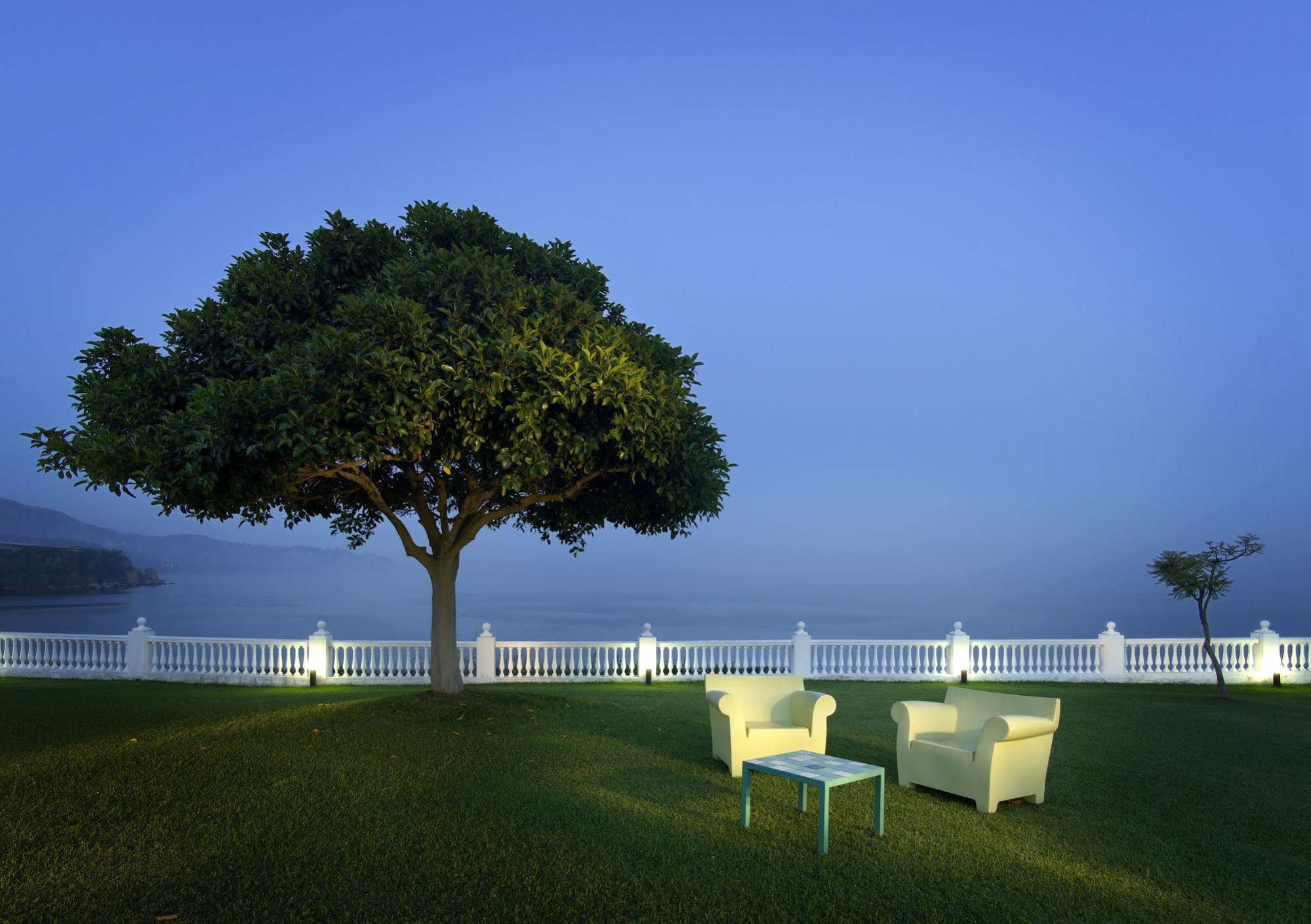 De (adults Only) Hotel 4*