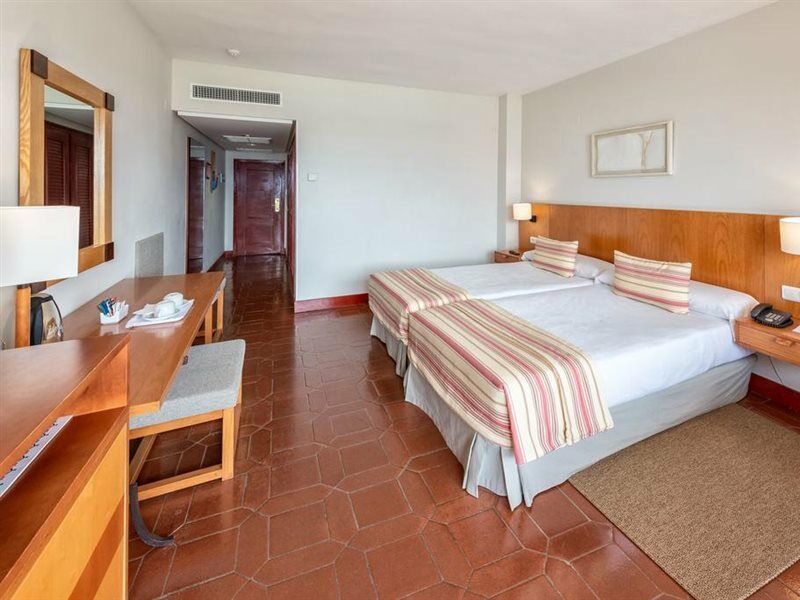 De (adults Only) Hotel 4*