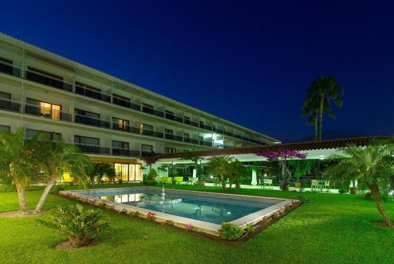 De (adults Only) Hotel 4*