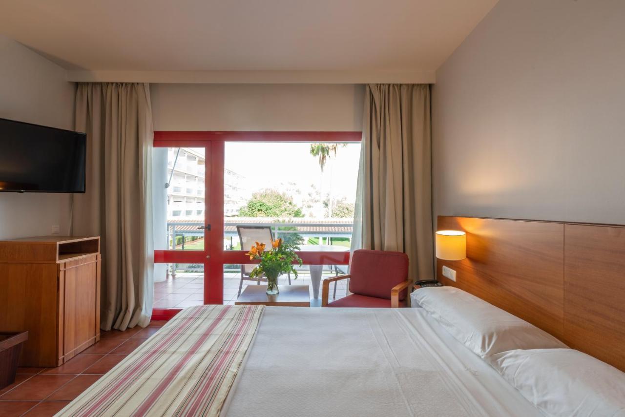 De (adults Only) 4*